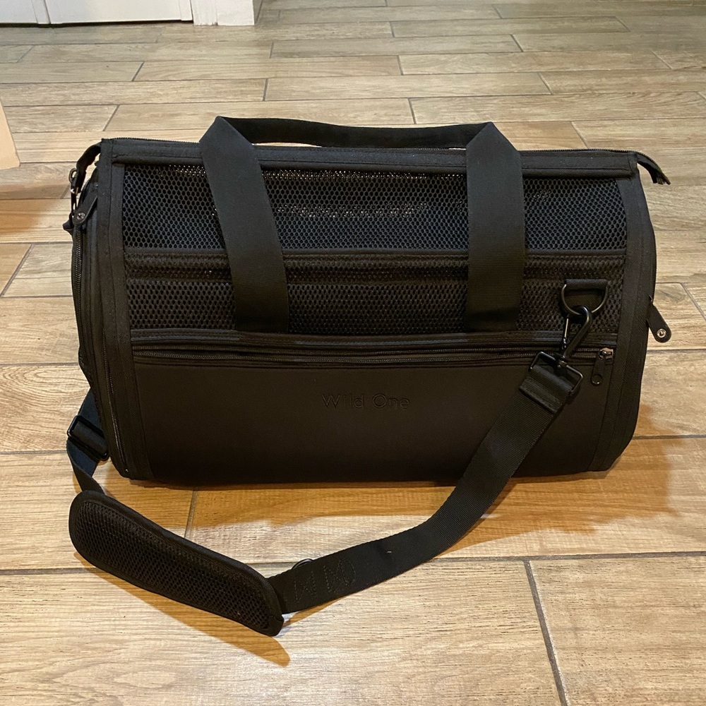 Wild One pet carrier